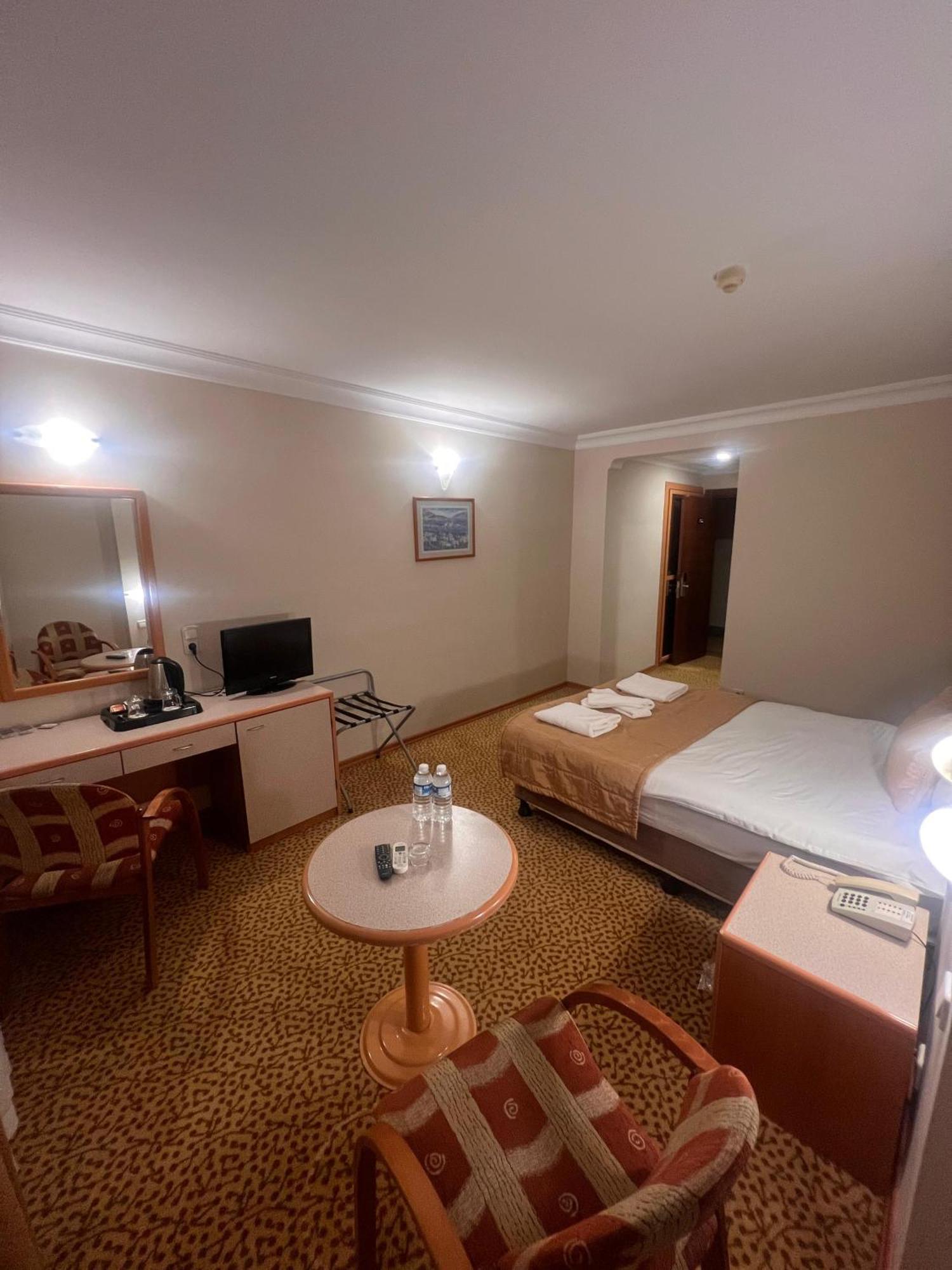 Sefa Hotel 1 Корлу Екстериор снимка